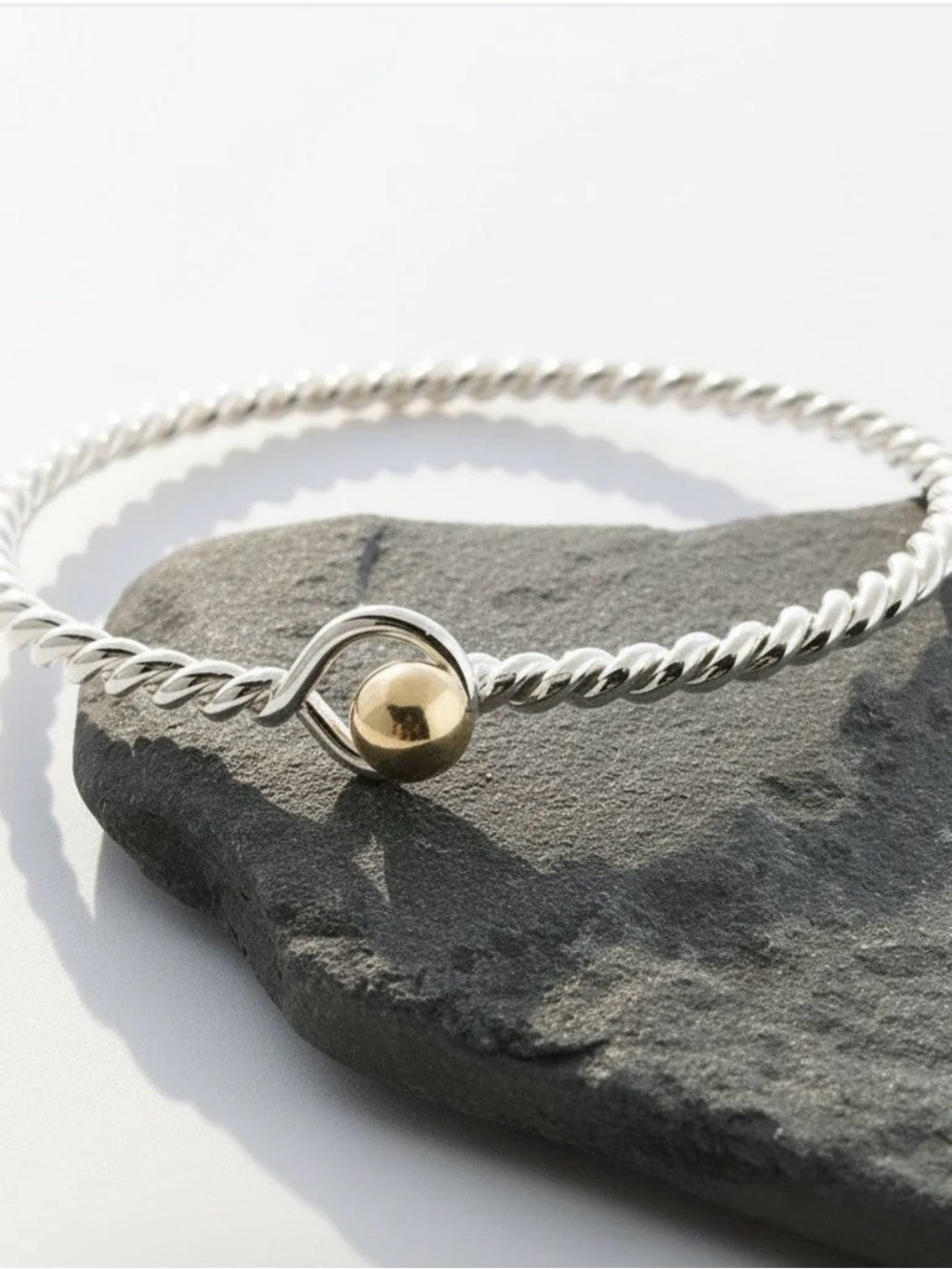 Cape Cod Jewelers Slim Twisted Loop Bracelet - Size 7.5